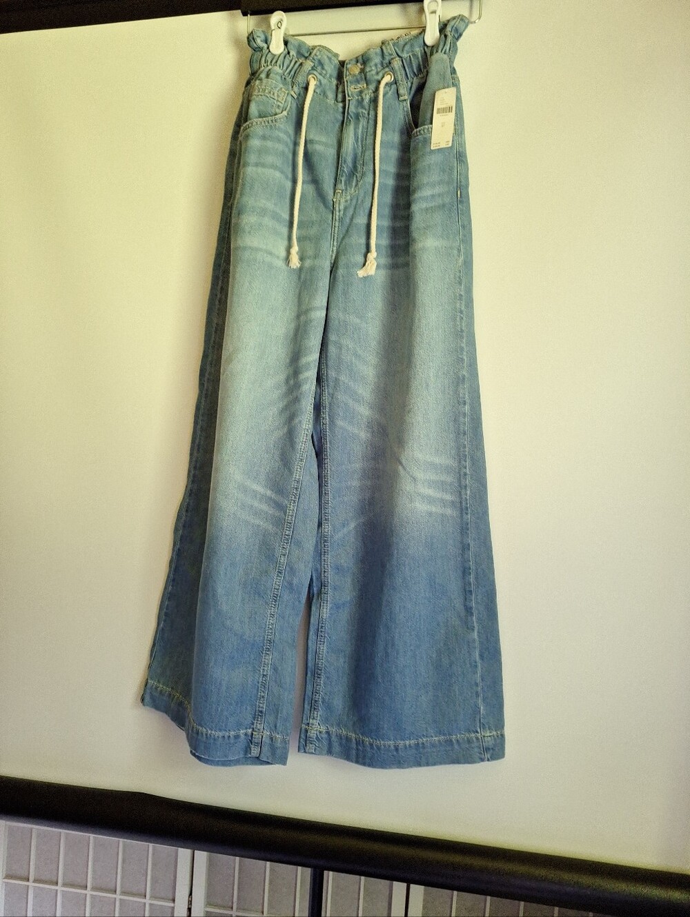 Pilcro Antropologie The Coastal Light Wash Wide Leg Jeans Size 27